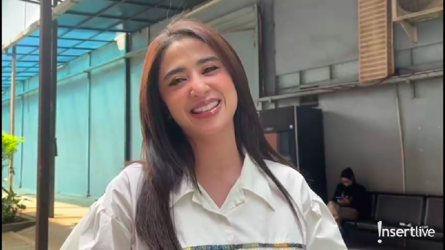 Dewi Perssik Dewi Perssik