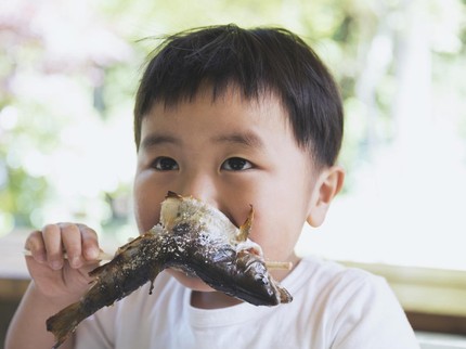 Kata Studi: Anak yang Makan Ikan Cenderung Lebih Ramah dan Suka Berbagi