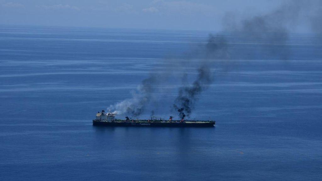 Kapal Tanker Dihantam Proyektil di Laut Saudi, Ruang Mesin Terbakar