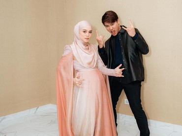 img-title Reaksi Menohok Rizky Billar Saat Lesti Kejora Disebut Bisa Lebih Sukses Tanpa Dirinya