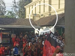 Bawaslu Blitar Dalami Dugaan Paslon Rijanto-Becky Tebar Uang Usai Daftar