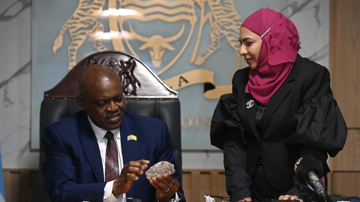 FOTO: Penampakan Berlian Raksasa di Botswana, Terbesar Kedua di Dunia