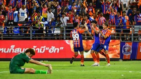 Asnawi Main Penuh, Port FC Bantai Sukhothai 4-1