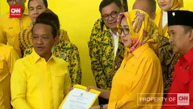 VIDEO: Momen Golkar Resmi Kembali Dukung Airin di Pilgub Banten