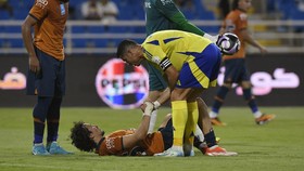 Netizen Syok Berjamaah Ronaldo Gagal Cetak Gol di Depan Gawang