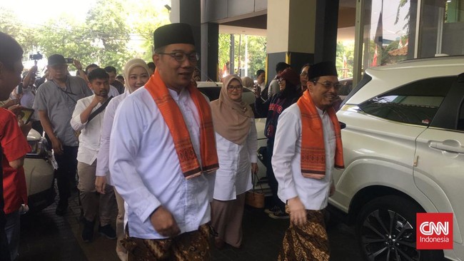 Pasangan Ridwan Kamil (RK)-Suswono berangkat ke Kantor KPU Jakarta untuk mendaftar sebagai cagub dan cawagub Jakarta di Pilgub Jakarta 2024, Rabu (28/8).