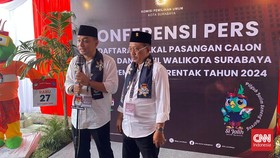 Duet Kader PDIP Eri-Armuji Daftar Pilkada Surabaya, Diusung 18 Partai