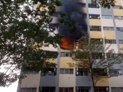 Penampakan Kebakaran Apartemen di Cakung, 1 Orang Luka Bakar