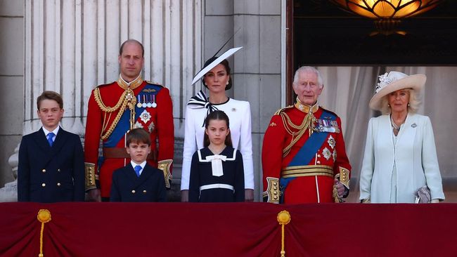 Keluarga Kerajaan Inggris disebut memutuskan untuk lebih fokus pada generasi muda penerus kerajaan tersebut dibanding peduli tingkah Harry dan Meghan.