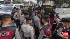 FOTO: Mengamankan Pendaftaran Pilkada Jakarta