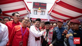 FOTO: Anies Gagal Nyalon Pilkada hingga Gelombang Demo di Daerah