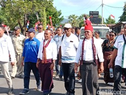 Steph-Rofin Daftar ke KPU untuk Pilkada Flores Timur, Diantar Pendukung 3 Pulau