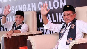 Eri-Muji Saling Potong Ucapan di Debat Paslon Tunggal Pilkada Surabaya
