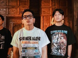Lirik Lagu Hilang Harapan - Stand Here Alone