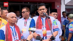 VIDEO: Bobby Nasution-Surya Resmi Daftar ke KPU untuk Pilgub Sumut
