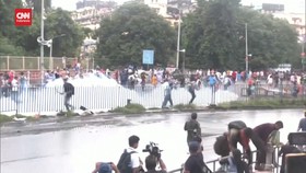 VIDEO: Demo Protes Kematian Dokter Magang di India Berujung Ricuh