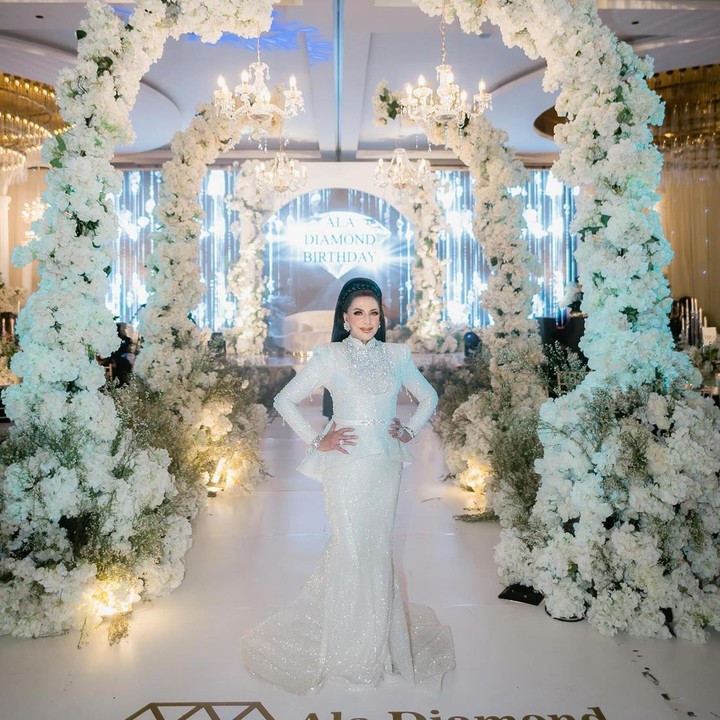 <p>Kedua pesta ulang tahun Bunda Ala sangat berkesan dengan konsep masing-masing.  (Foto: Instagram @tasyiiathasyia)</p>