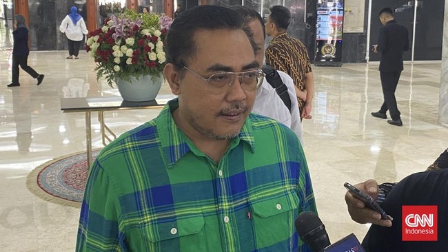 Politikus PKB nan juga Pimpinan Banggar DPR Jazilul Fawaid mencontohkan biaya Pilgub Jawa Barat nan mencapai Rp1 triliun pada Pilkada serentak 2024.