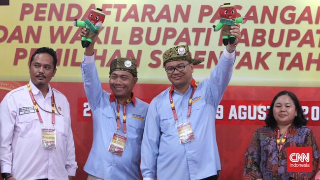 bakal calon Bupati dan Wakil Bupati Kabupaten Deliserdang Asri Ludin Tambunan-Lom Lom Suwondo mendaftarkan diri ke KPU pada Rabu (28/8).