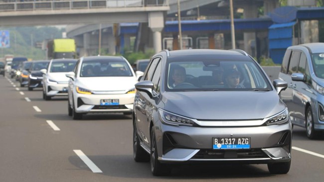 Geliat Pasar Low MPV, BYD M6 Mulai Ganggu Avanza dan Xpander Selama lima bulan tahun ini BYD M6 terjual 5.400 unit, mendekati Mitubishi Xpander 6.700 unit di posisi tiga dan membayangi Toyota Avanza 16.286 unit.