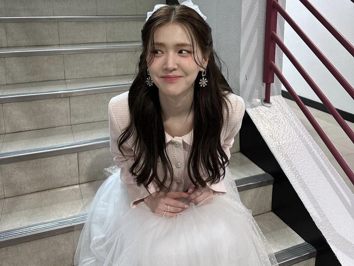 Kim Ji Eun pernah menjadi spesial MC Inkigayo selama empat bulan, bersama Hyungwon 'MONSTA X'./ foto: instagram.com/kj_ieun