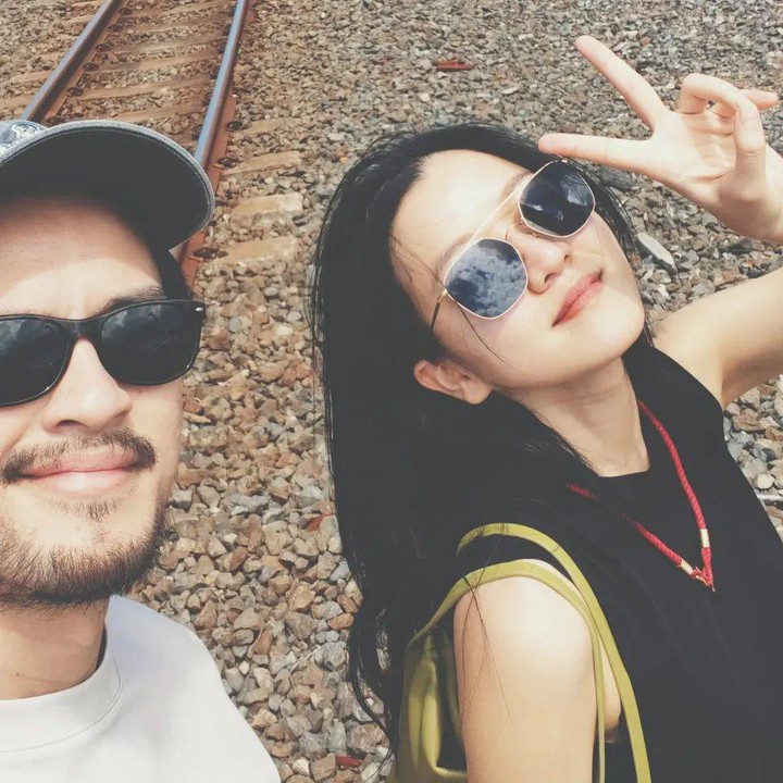 <p>Terlibatnya Morgan dalam proyek ini membuat para penggemar hingga rekan artis di Tanah Air bangga. Di kolom komentar, ia mendapat banyak pujian dan dukungan, Bunda. "Keren bgt bisa satu project sama go ahsung," tulis akun @dahy****. (Foto: Instagram @morganoey)<br /><br /><br /></p>