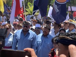 Pakai Kemeja Biru ala Prabowo-Gibran, De Gadjah dan PAS Daftar Pilgub Bali