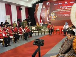 Dinamika Last Minute PDIP di Jabar: Anies Tak Maju, Daftarkan Calon Lain