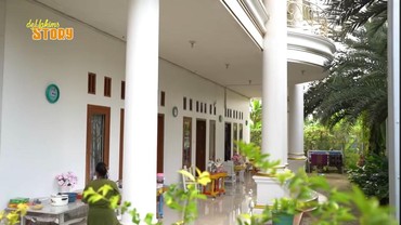 img-title 7 Potret Rumah Istana Mamah Dedeh, Sangat Luas dan Banyak Kolam Ikan