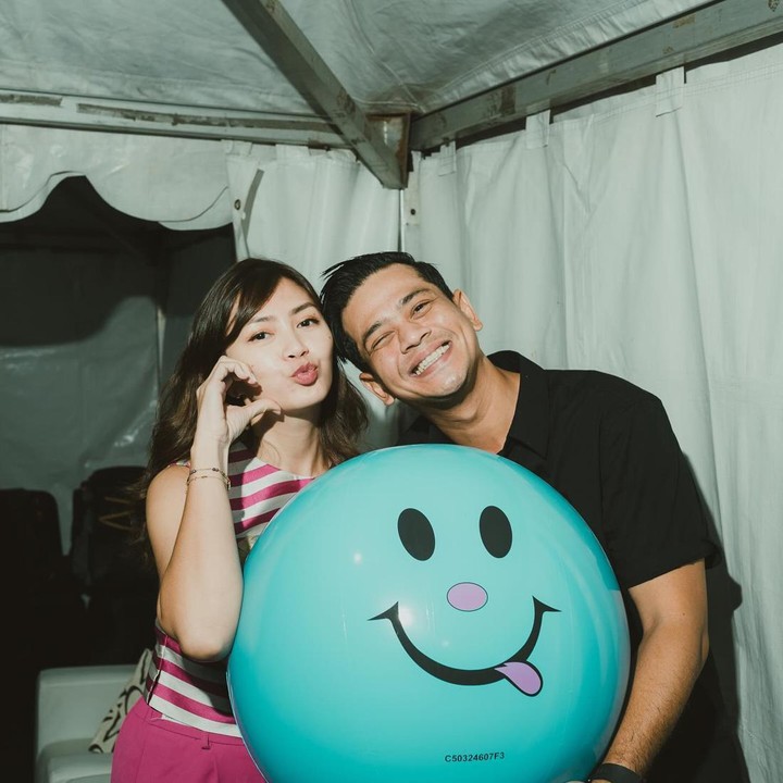 <p>Surya Insomnia menikahi Tyara Renata pada 2013. Meski sudah 10 tahun berlalu, keduanya tetap mesra bak pengantin baru, lho. (Foto: Instagram @suryainsomnia)</p>