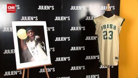 VIDEO: Jersey Jadul LeBron James Dilelang Rp15 Miliar