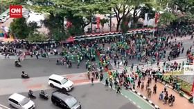 VIDEO: Melihat Demo Ojol di Simpang Patung Kuda Jakpus