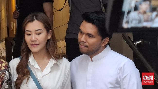 Aaliyah Massaid dan Thariq Halilintar dicecar 23 pertanyaan oleh penyidik terkait laporan dugaan penyebaran hoaks soal isu hamil sebelum menikah.