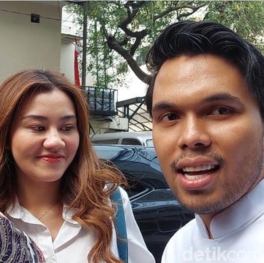 Aaliyah Massaid dan Thariq Halilintar Datangi Polda Terkait Kasus Hoaks