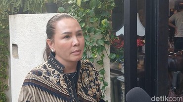 img-title Sedih Nikita Mirzani Ditahan, Fitri Salhuteru: Cobaan Hidupnya Berat