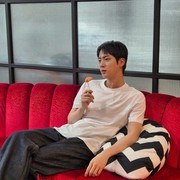 Jin BTS Tampil dalam Variety Show Netflix 'Kian's Bizarre B&B'