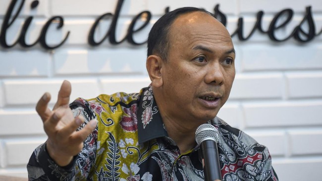 Komdigi memastikan kerja sama Kejaksaan Agung dengan operator seluler untuk penyadapan sesuai undang-undang, menjaga privasi pengguna.