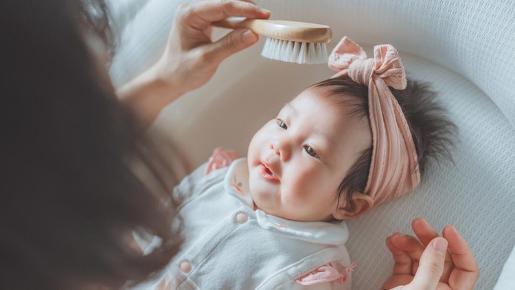 Rekomendasi Hair Lotion Bayi untuk Menumbuhkan Rambut dan Wanginya Tahan Lama