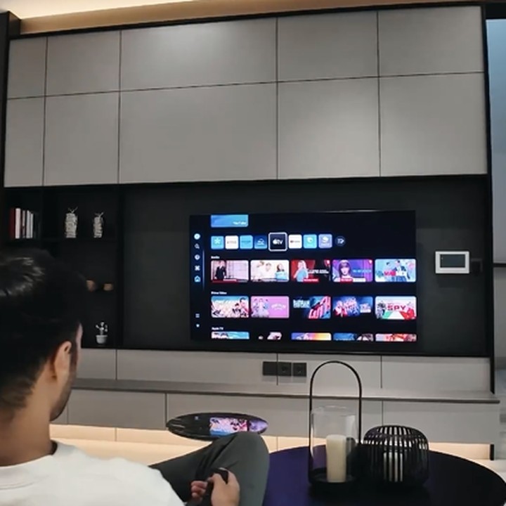 <p>Banyak netizen yang terkesan dengan hunian Refal. "Rumah barunya kerennnn jujurly," ujar @rani****. Bagaimana menurut pendapat Bunda? (Foto: Instagram @refalhady)</p>
