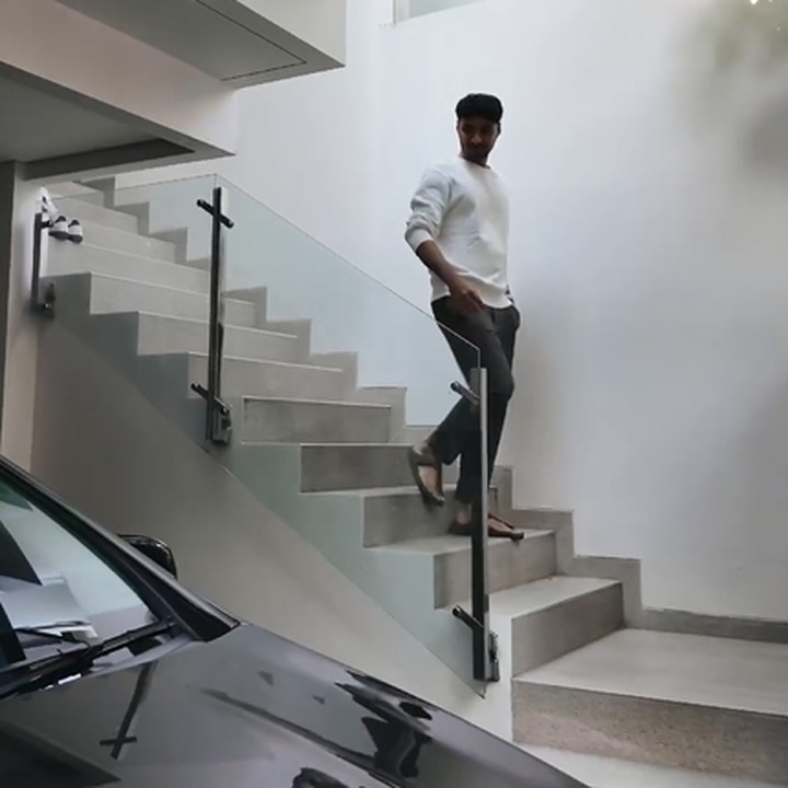 <p>Refal Hady memamerkan rumah barunya di akun Instagram pribadi. Dalam unggahan tersebut, ia mengajak room tour ke beberapa sudut huniannya. (Foto: Instagram @refalhady)<br /><br /><br /></p>