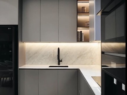 5 Potret Rumah Modern Minimalis Refal Hady, Penuh Sentuhan Monokrom