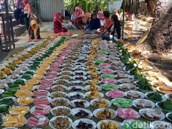 Bersih Sendang Sinongko Klaten, Warga Potong 20 Kambing Lalu Pesta Bareng