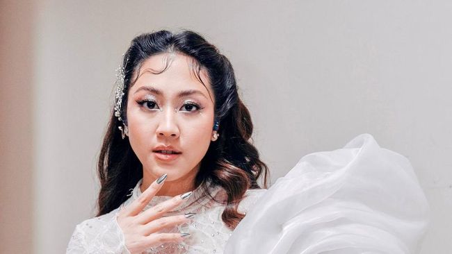 Terungkap, Ternyata Ini Penyebab Sherina Munaf Gugat Cerai Baskara
