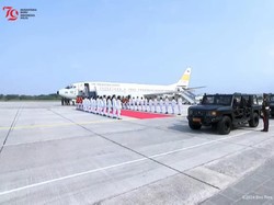 Bendera Merah Putih-Teks Proklamasi Tiba di Halim, Langsung Dibawa ke Monas