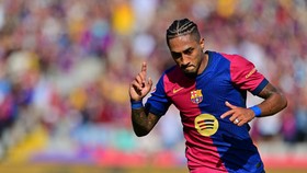 Hasil Liga Spanyol: Raphinha Hattrick, Barcelona Gebuk Valladolid 7-0