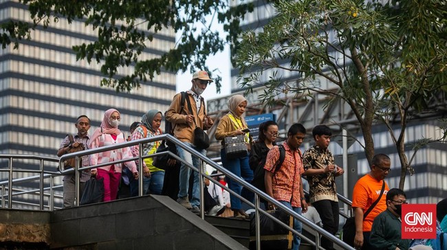 Penjelasan Direktorat Jenderal Pajak (DJP) Kementerian Keuangan (Kemenkeu) soal kontribusi kelas menengah pada penerimaan pajak.