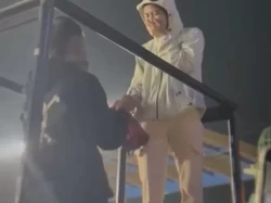 Viral Bobotoh Lamar Pacar di Stadion, Ternyata si Wanita Punya Suami & Anak