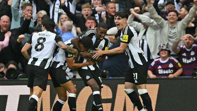 Pertandingan Sengit: Newcastle Taklukkan Spurs, Chelsea Bermain Imbang di Liga Inggris