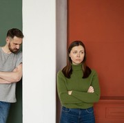 4 Manfaat Menghapus Foto Mantan dari Medsos Menurut Ilmu Psikologi