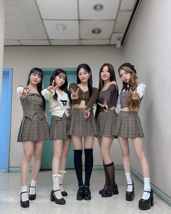 Lima member LOONA membentuk sebuah grup baru bernama Loossemble (singkatan dari LOONA Assemble). Girl group naungan CTDENM ini kemudian memulai debut pada 15 September 2023 dengan album mini bertajuk “Loossemble”. / Foto: instagram.com/loossemble.official